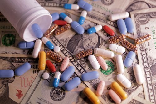 راه اندازی سایت معرفی داروها و تداخلات آن‌ها